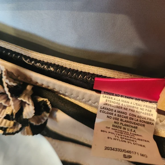 Betsy Johnson matching bikini - Picture 10 of 10